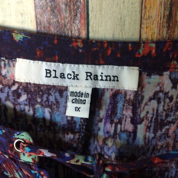 Ladies Black Rainn muted fun colors top B20 - Picture 3 of 5